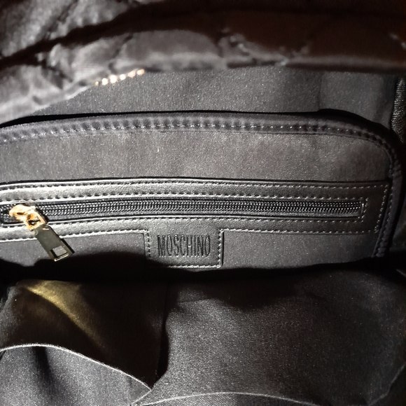 ● MOSCHINO | Quilted Backpack - Picture 13 of 16